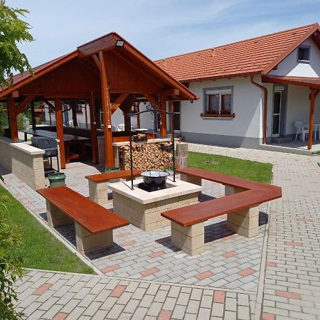Kertesz Vendeghaz Appartement Hegykő Buitenkant foto