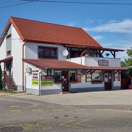 Kertesz Vendeghaz Appartement Hegykő Buitenkant foto