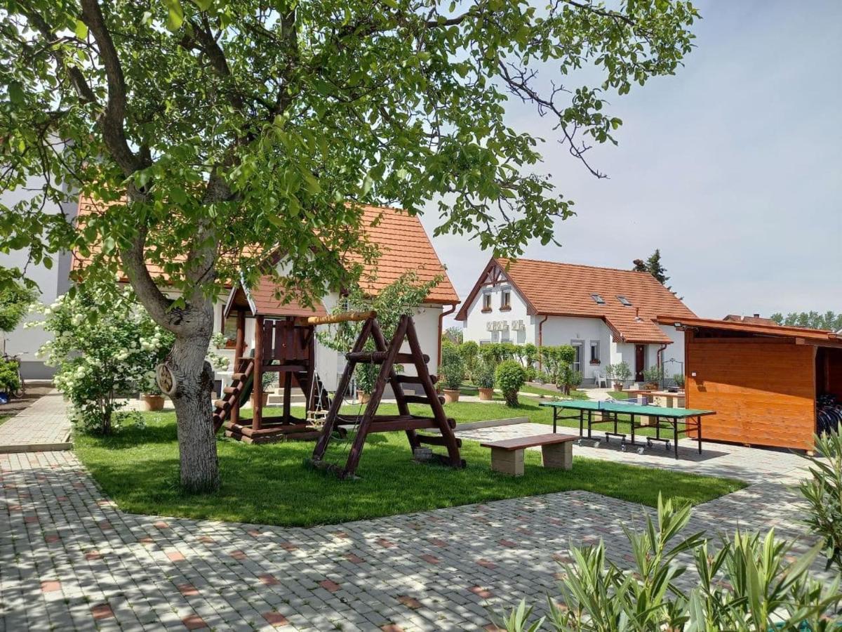 Kertesz Vendeghaz Appartement Hegykő Buitenkant foto