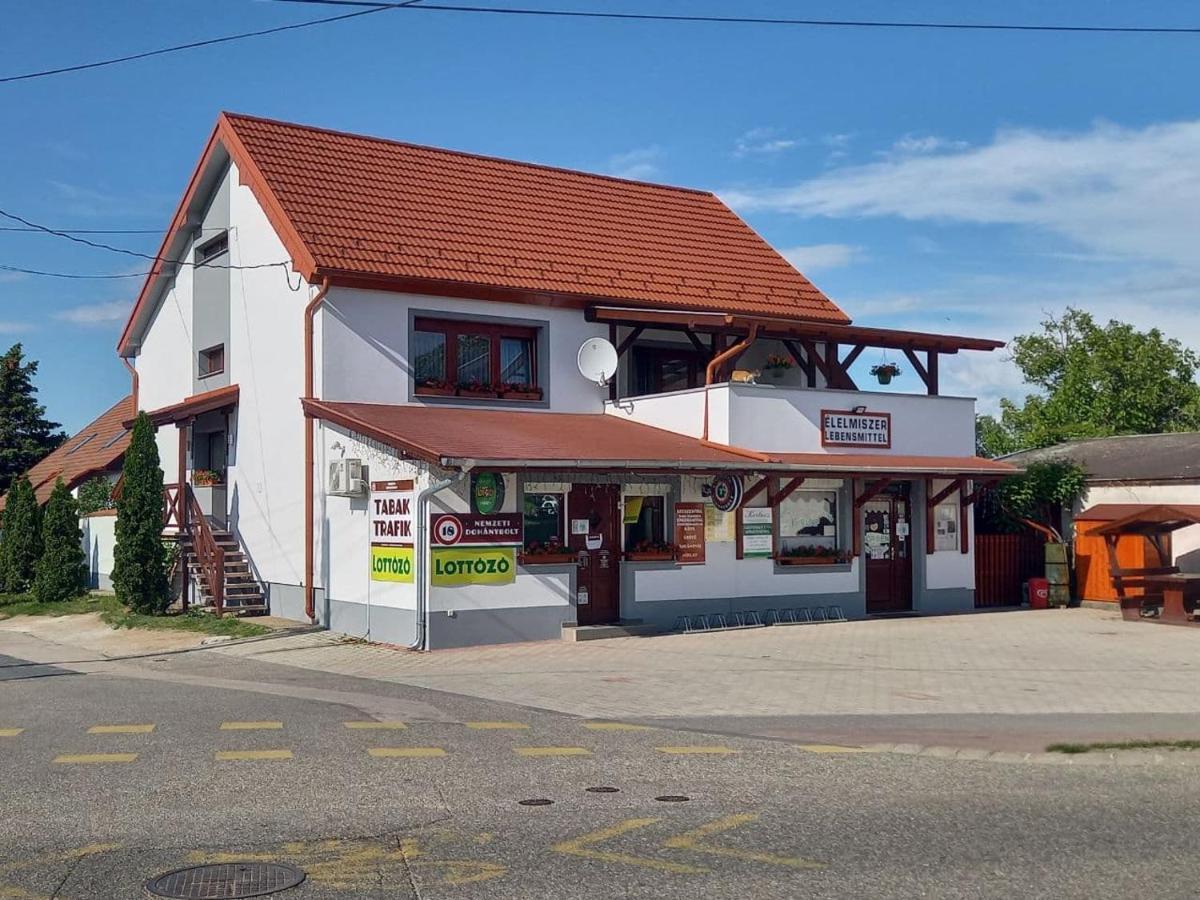 Kertesz Vendeghaz Appartement Hegykő Buitenkant foto